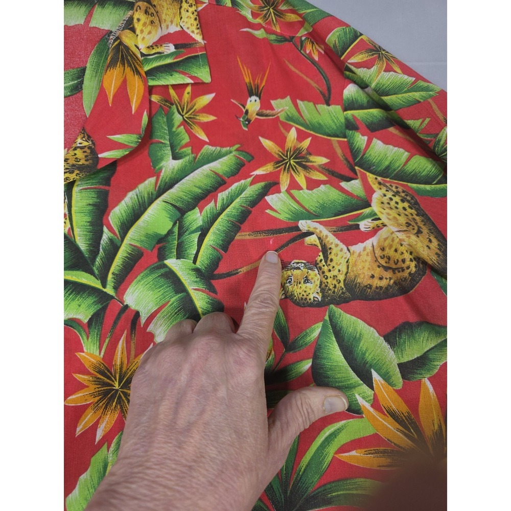 Red Cheetah Print Button Down Men Shirt‎ Large Animal Short Sleeve Oceanaire - Picture 2 of 7